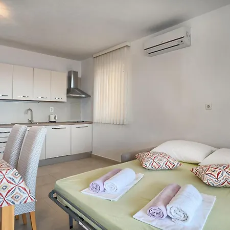 Appartamento Cozy In With Swimming Pool Bast